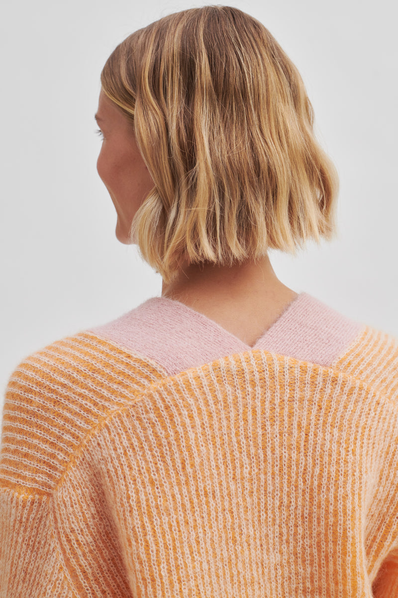 Vibse Knit V-Neck