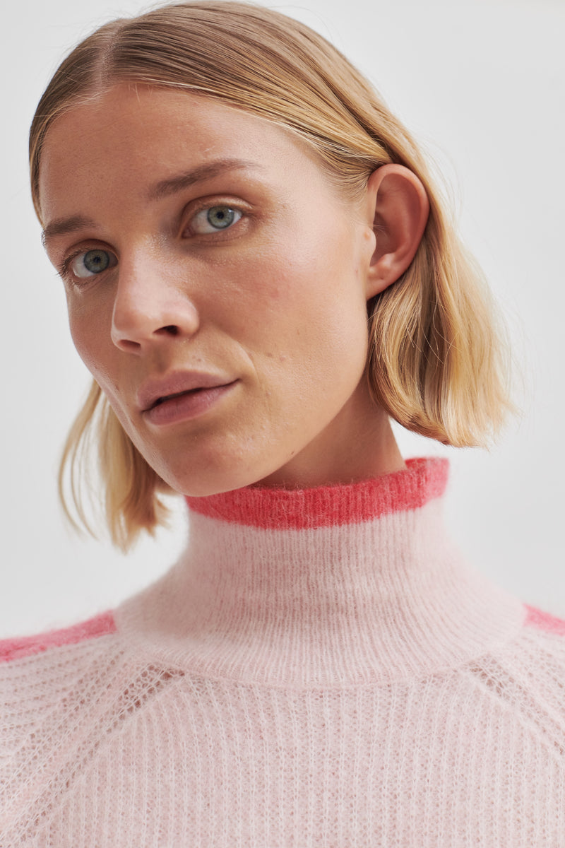 Pikali Knit T-Neck