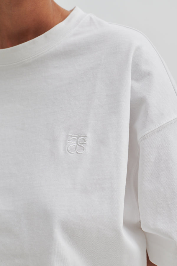 Larana Tee
