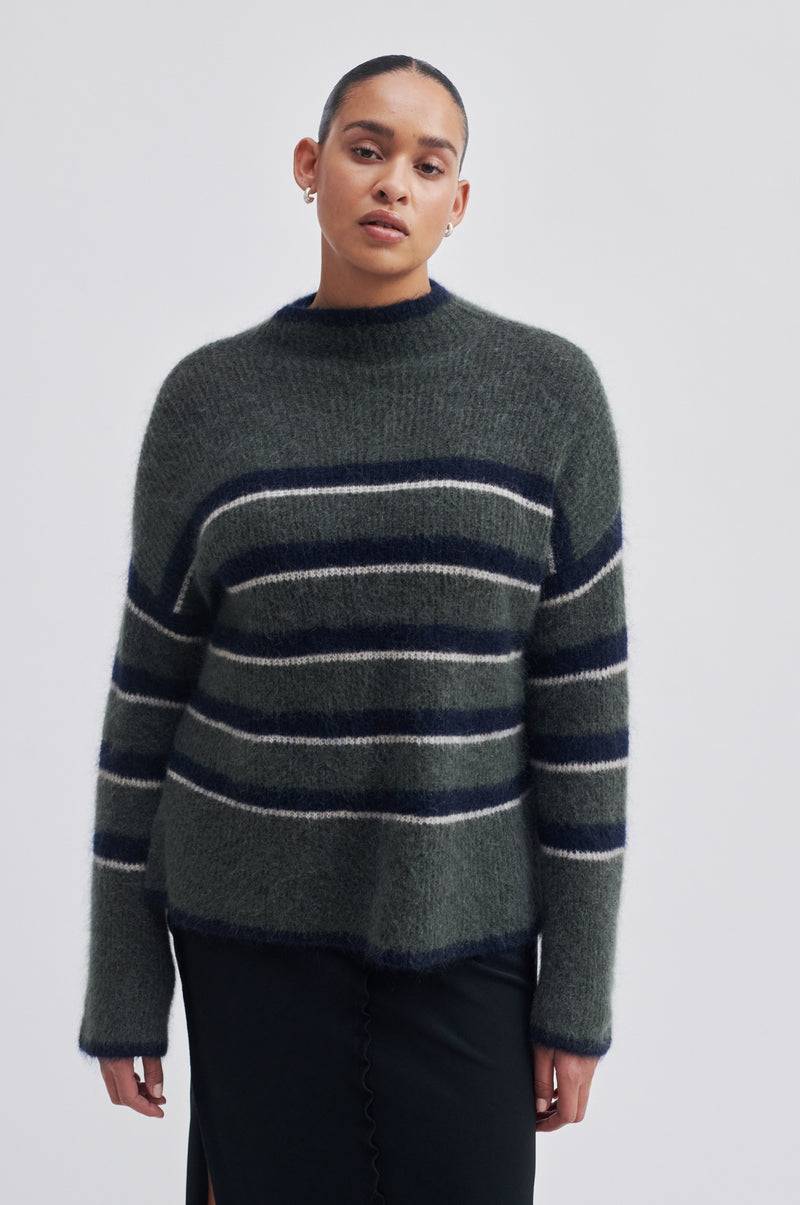 Ovala Knit T-Neck
